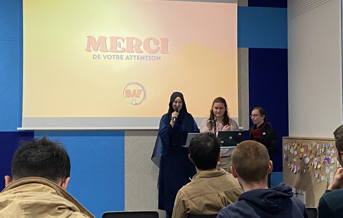 Hajar Haftari, Marcelin Bonnet et Velntin Enclos, membres du bureau de la BAF. © Élodie R.