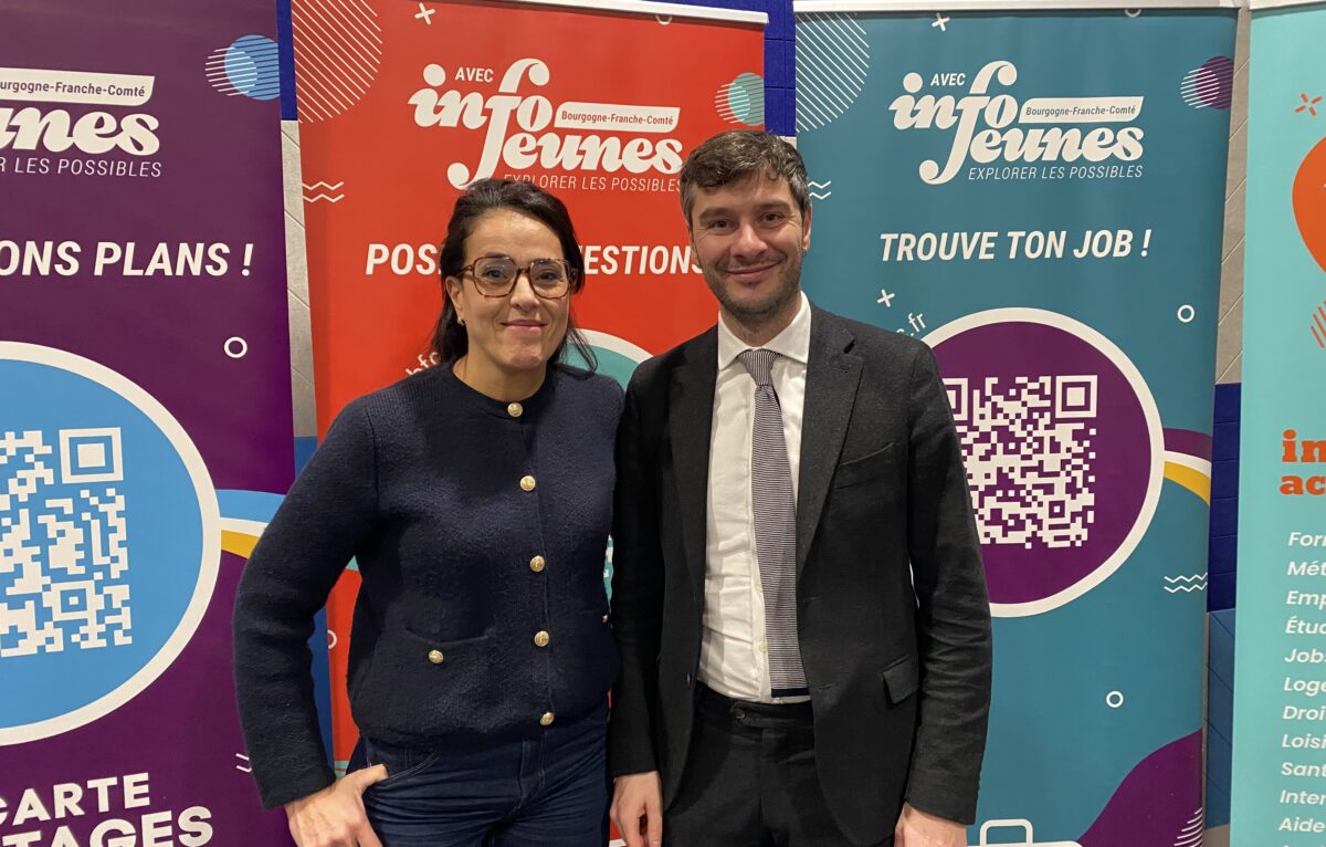 Nabia Hakkar-Boyer, nouvelle présidente d’Info Jeunes Bourgogne-Franche-Comté et Willy Joly, président sortant  © Hélène Loget