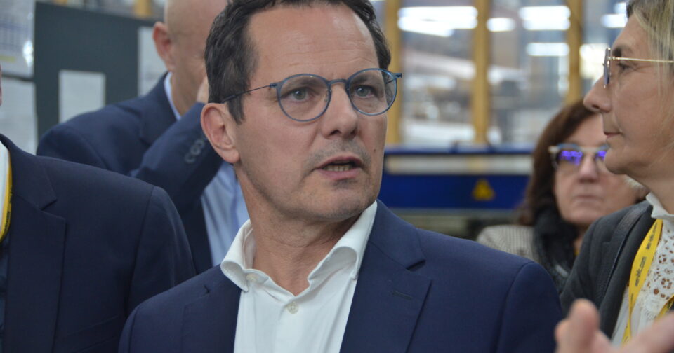 Au rendez-vous de Castan, on parle de réindustrialisation et filière automobile ce lundi • macommune.info