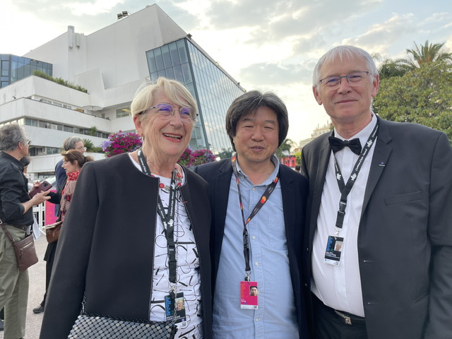 Wang Bing avec Martine et Jean-Marc Thérouanne, directeurs du Festival International des Cinémas d’Asie de Vesoul (©?FICAV)
 &copy; ©?FICAV