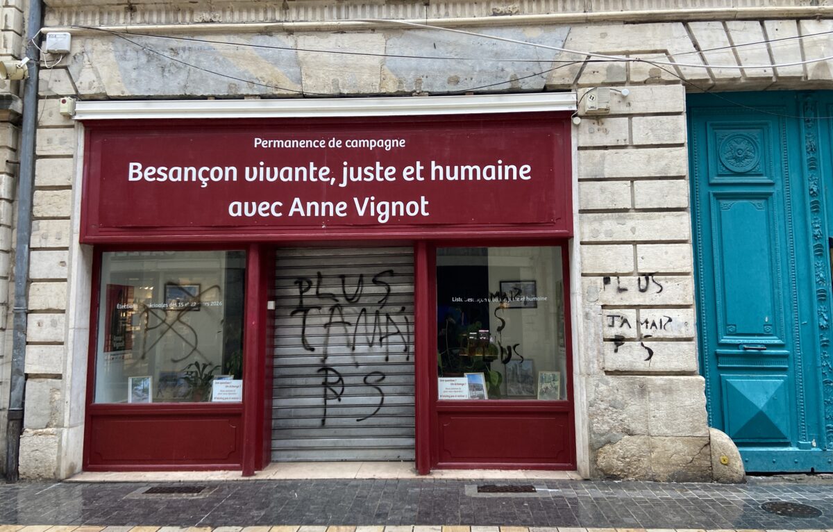 Le local de campagne d'Anne Vignot vandalisé dans la nuit du 29 au 30 janvier 2026. &copy; Élodie R.