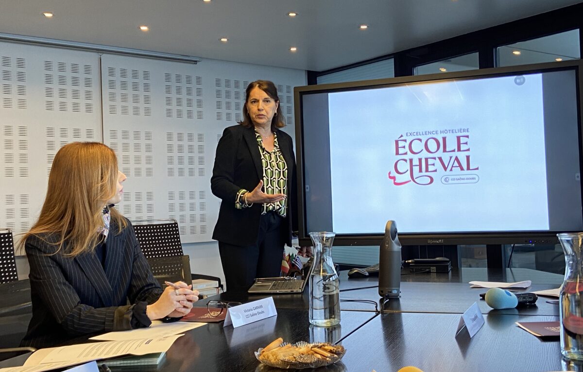 Françoise Sanchez, directrice de l'École Cheval Excellence Hôtelière. &copy; Élodie R.