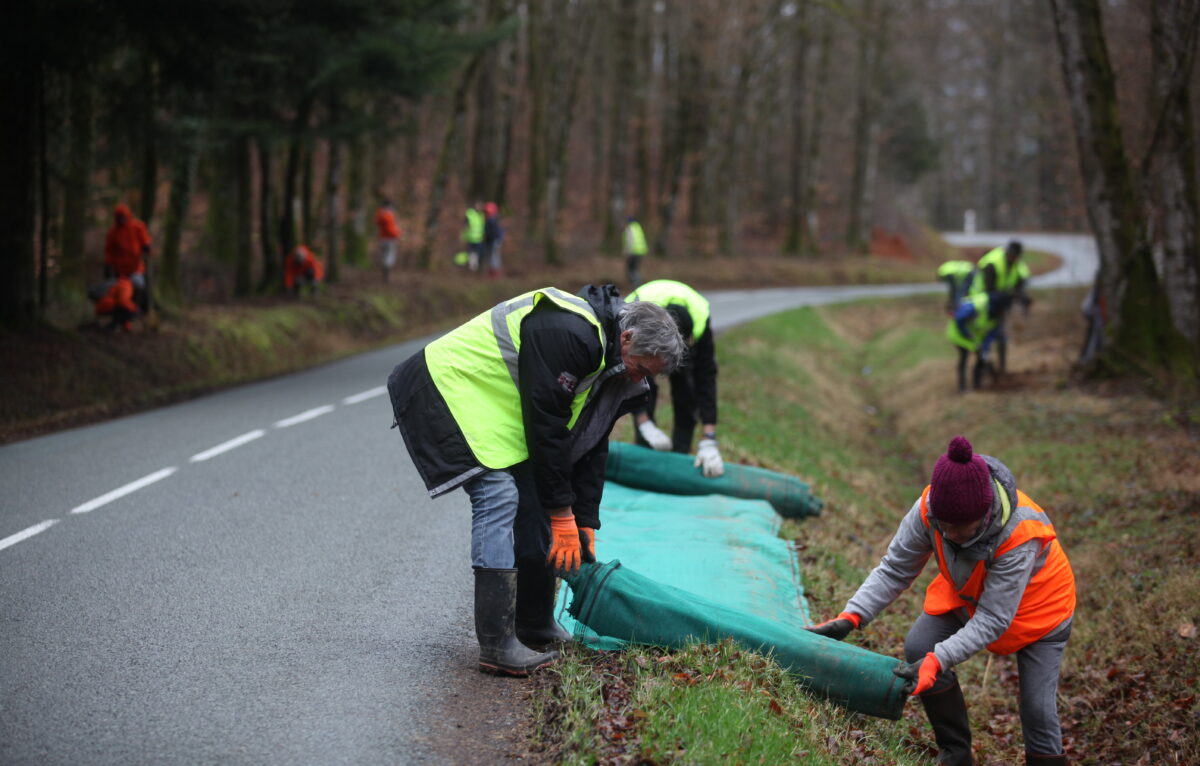 Montage de chantier à Éloie. &copy; Jean Becker