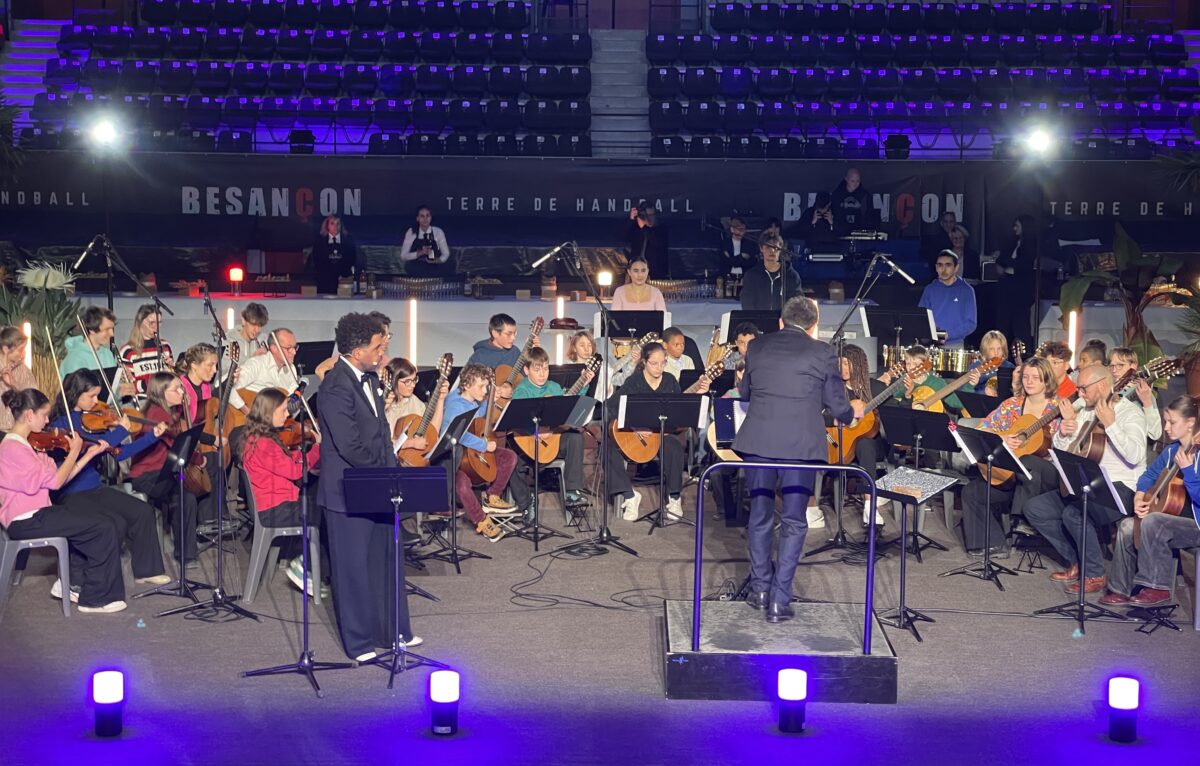 Des élèves du conservatoire à rayonnement régional du Grand Besançon jouent pour les voeux de la maire de Besançon 2026. &copy; Alexane Alfaro