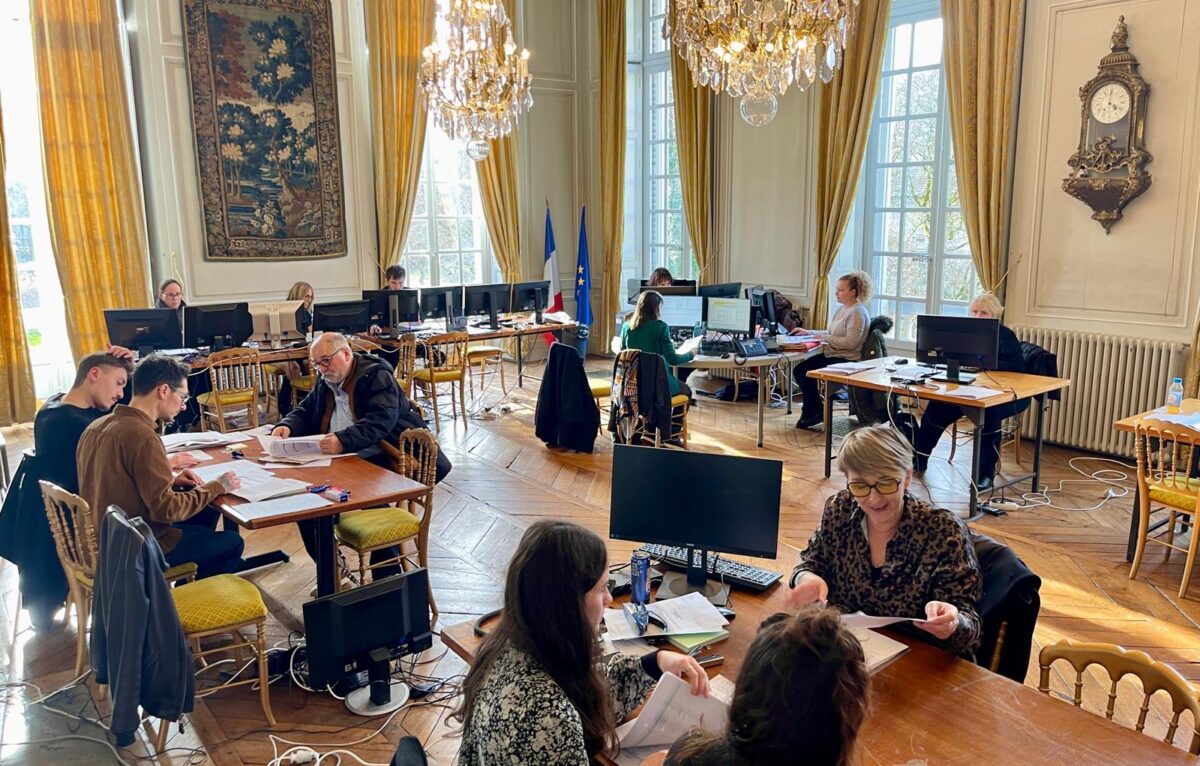 La salle dédiée à l’accueil des dépôts de candidatures pour les municipales à la préfecture du Doubs à Besançon. &copy; Alexane Alfaro