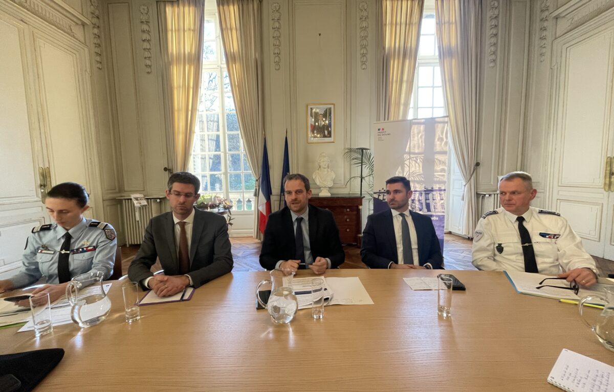 Élodie Montet, Cédric Logelin, Rémi Bastille, Paul-Édouard Lallois et Laurent Perraut. &copy; Alexane Alfaro