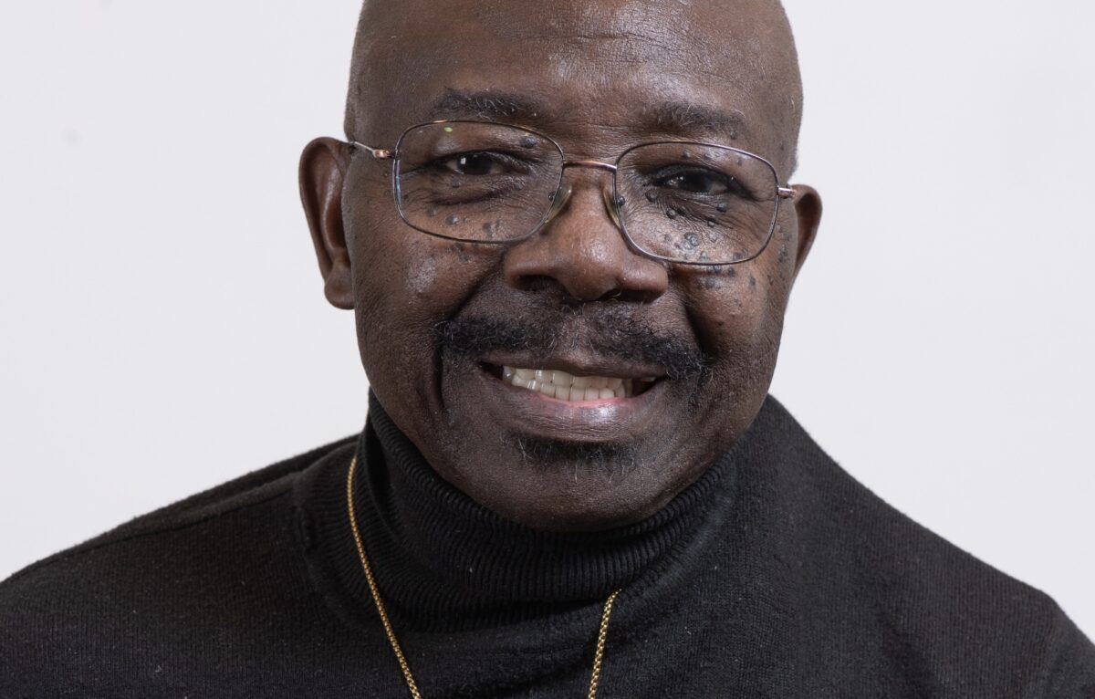 Alfred M'Bongo &copy;