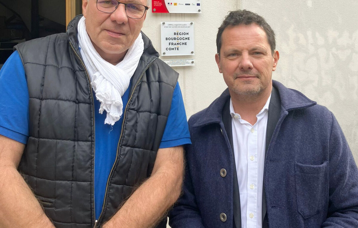 Patrick Molinoz, président de l'ARNia et Jérôme Durain, président de la Région. &copy; Région BFC