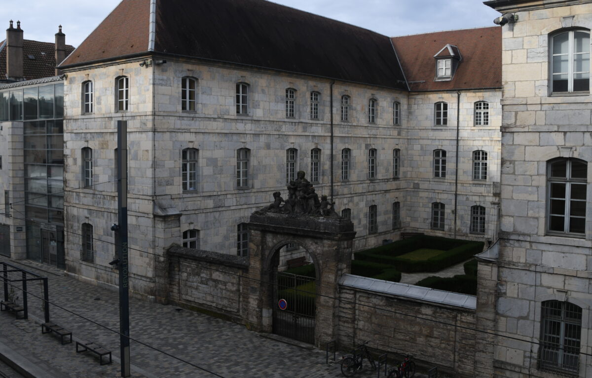  &copy; Direction de la communication de l'université Marie et Louis Pasteur 