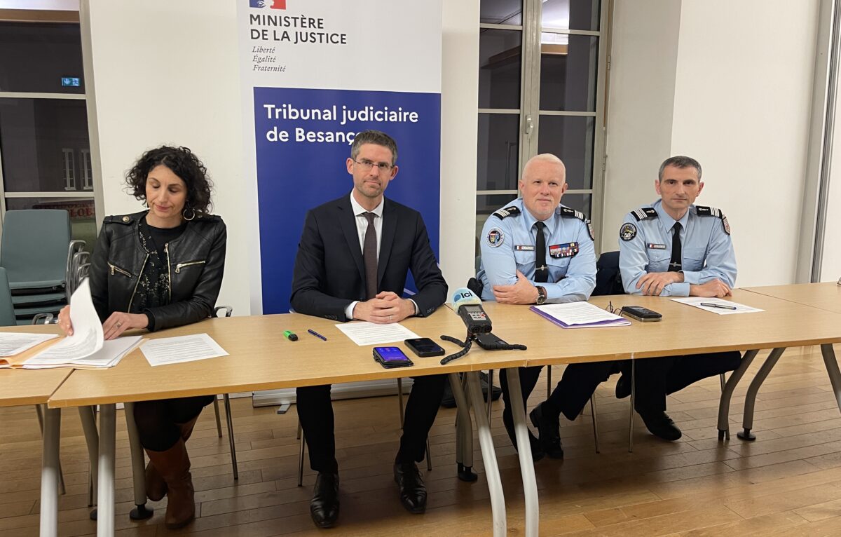 Christine De Curraize, procureure de la République adjointe, Cédric Logelin, procureur de la République de Besançon, Alban Delalonde, colonel commandant de la gendarmerie de la Haute-Saône
Christophe Vila, colonel commandant de l’ASR section de recherche de Besançon. &copy; Alexane Alfaro