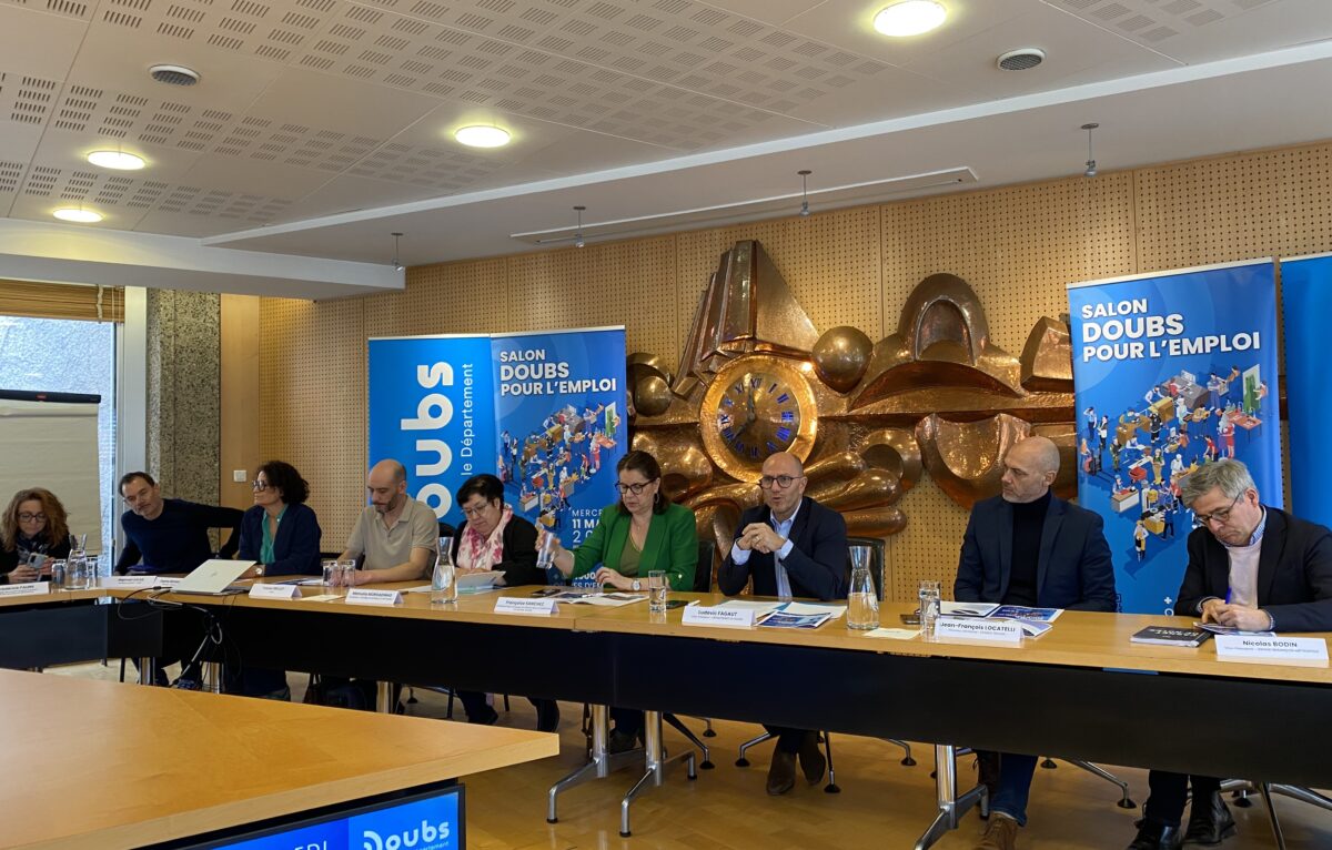  &copy; Hélène Loget