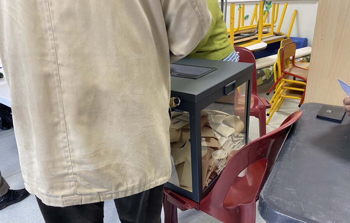  &copy; Hélène Loget