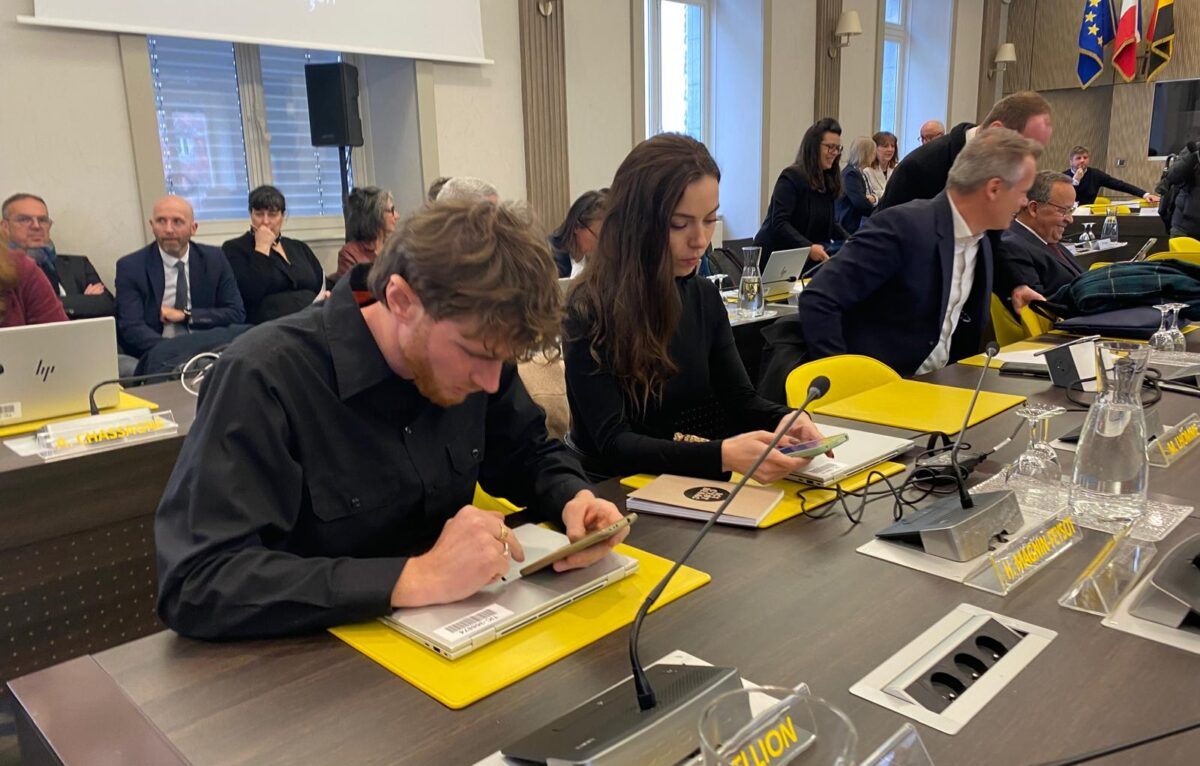 Martin Mellion et 
Hélène Magnin-Feysot, opposition LFI &copy; Hélène Loget