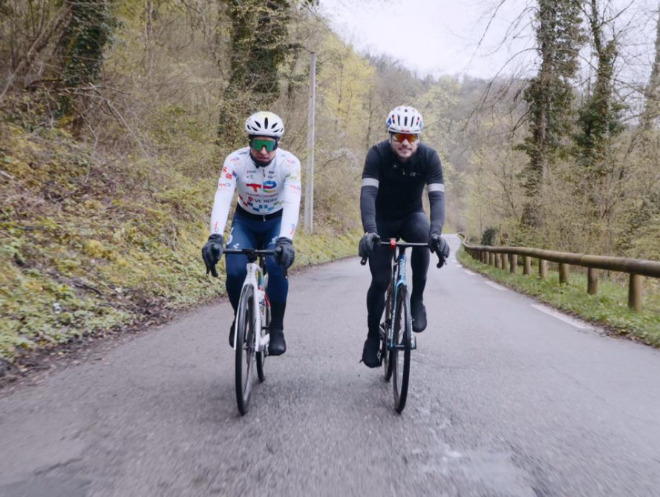 Steve Chainel (à droite), ici avec Fabien Doubey, a reconnu les parcours de la Classic Grand Besançon Doubs et du Tour du Jura ce jeudi 26 mars. &copy; Lucas Ferron / YPMédias