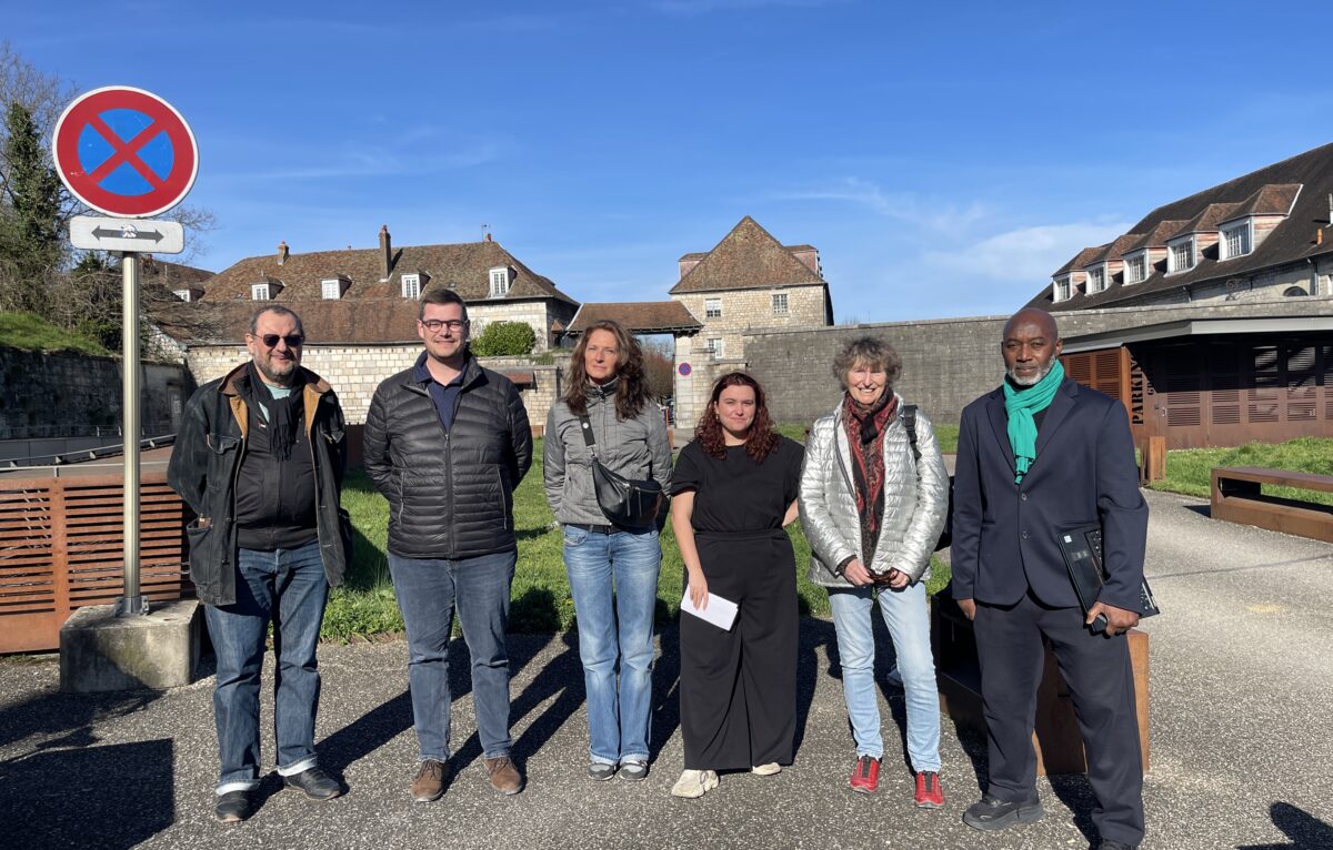 Georges Ubbuali, Raphaël Krucien, Géraldine Leroy, Jeanne Henry, Monique Choux et Aly Yugo, conseillers et conseillères départementales minoritaires du Département  du Doubs. &copy; Alexane Alfaro