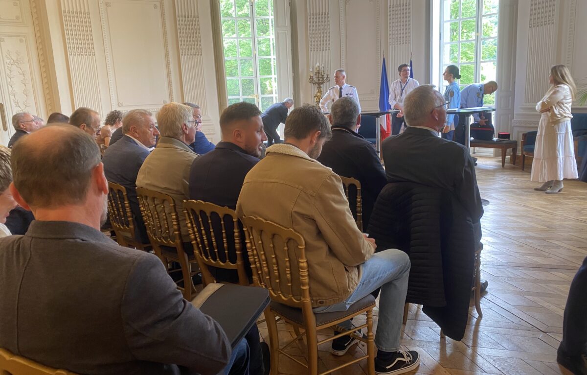  &copy; Hélène Loget