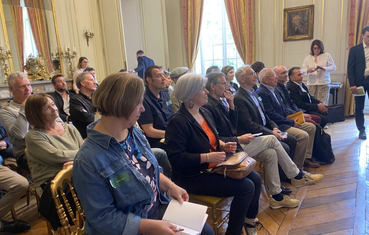  &copy; Hélène Loget