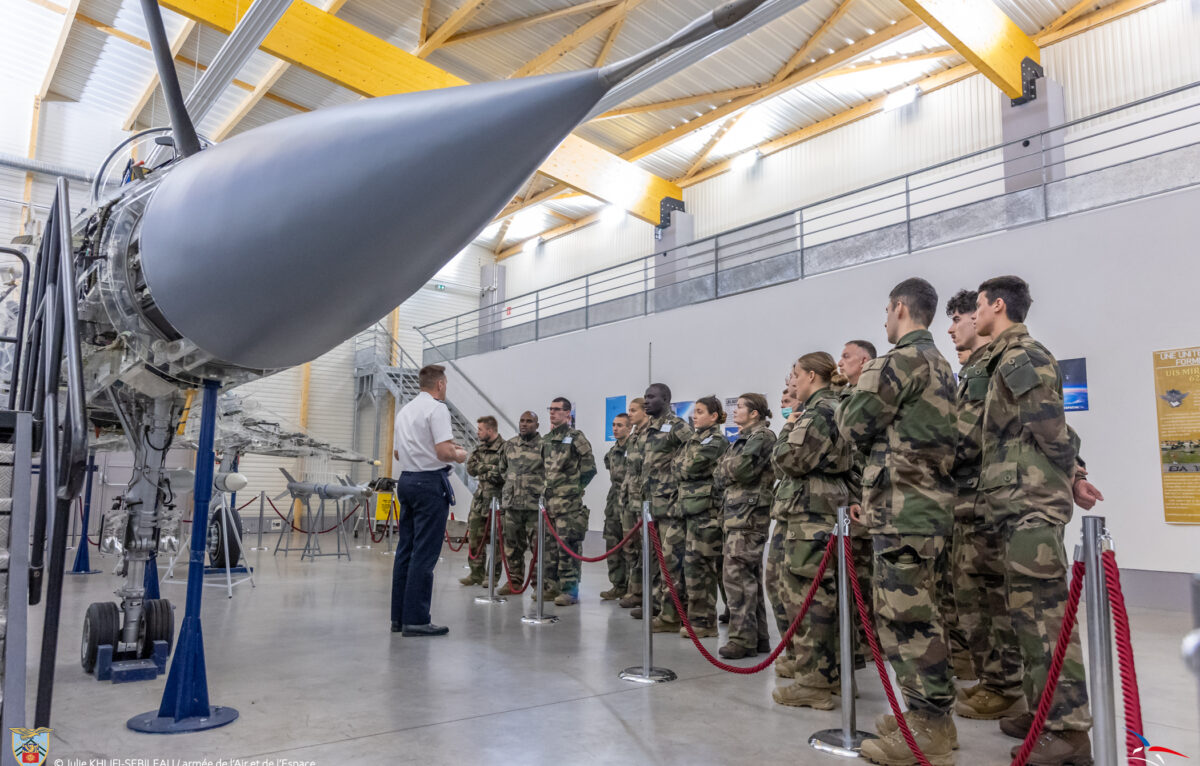 Du lundi 06 au vendredi 17 avril 2026, se déroule sur la base aérienne 116, la Formation Militaire Initiale des Réservistes. &copy; BA 116