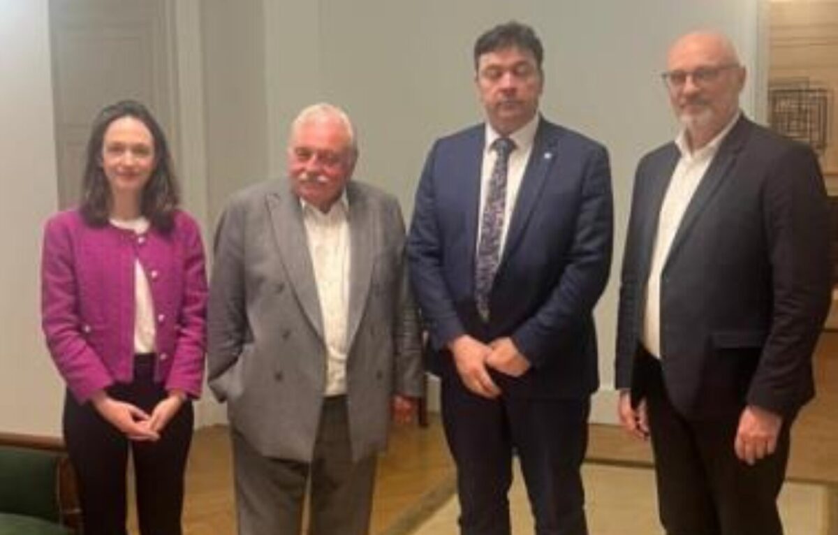 Le sénateur du Doubs Jean-François Longeot (deuxième en partant de la gauche).  &copy; DR