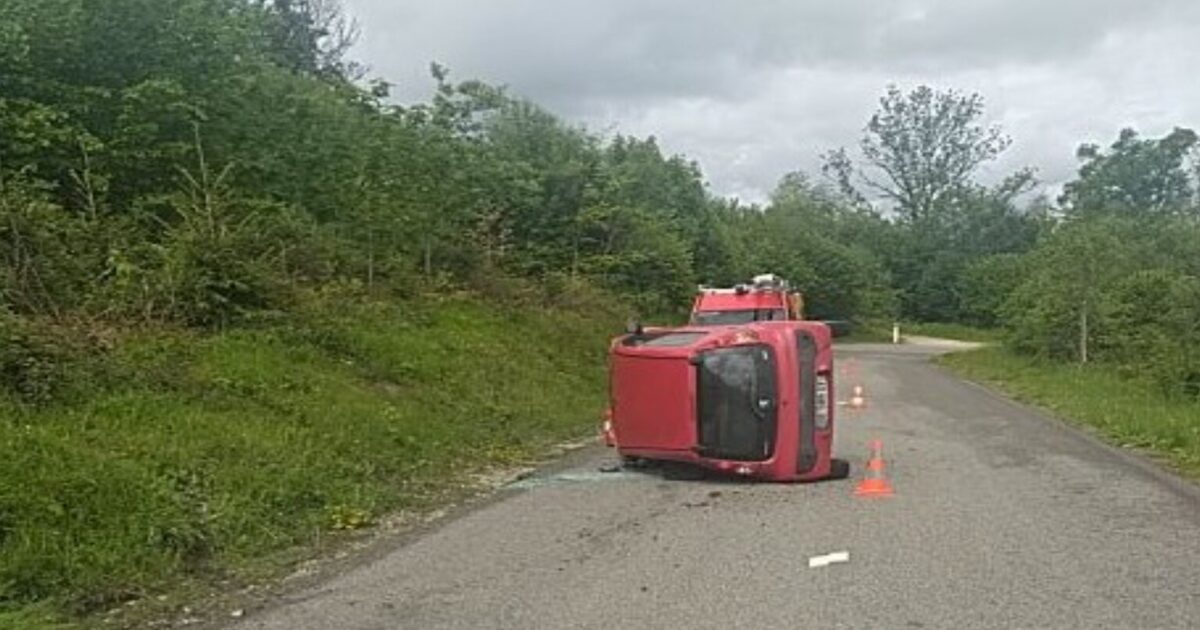 Son véhicule finit couché sur le côté après une panne de frein à Pierrefontaine-lès-Blamont • macommune.info