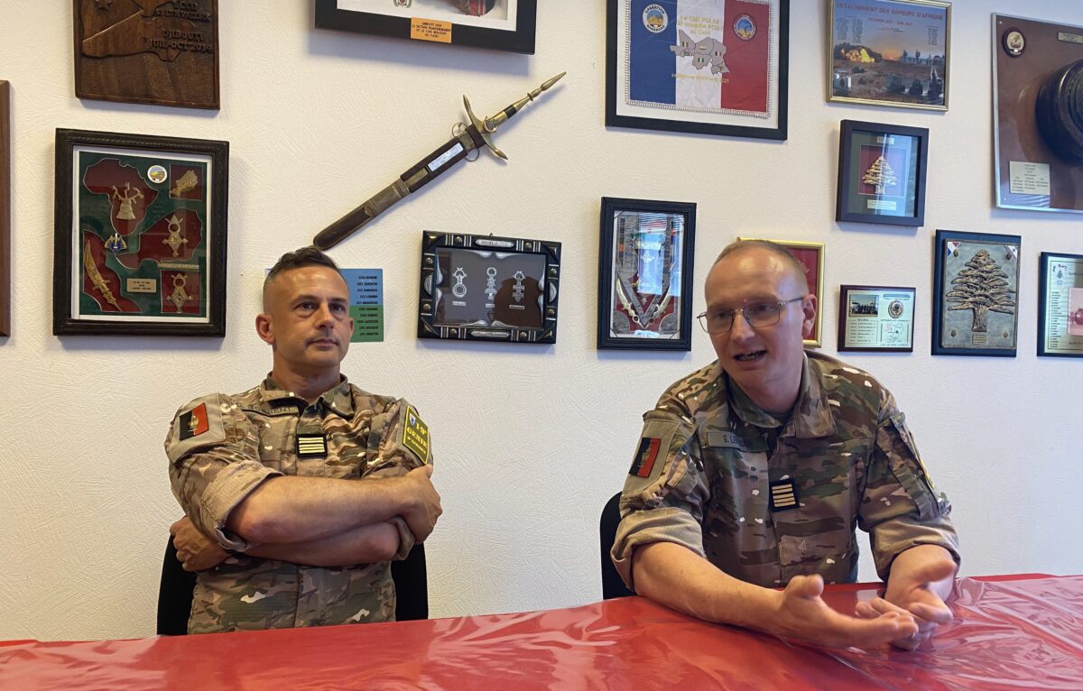 De gauche à droite : colonel Torrent et colonel Levasseur  &copy; Hélène Loget