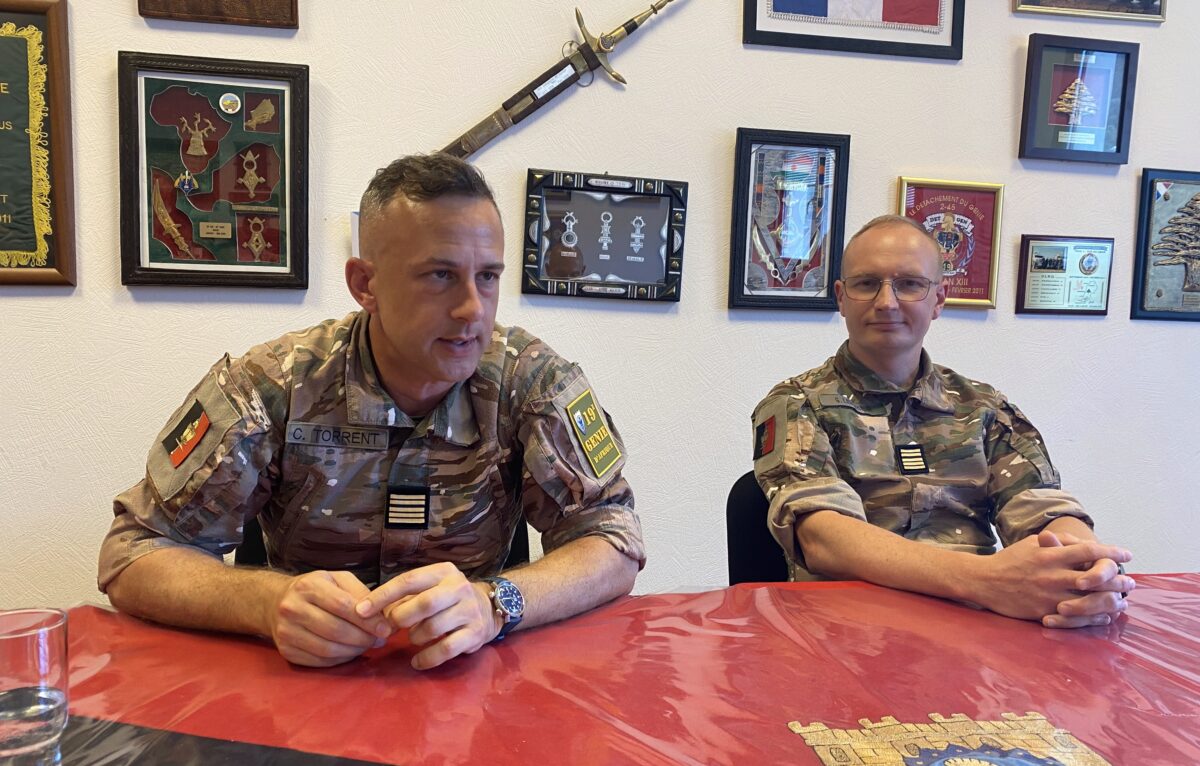 De gauche à droite : colonel Torrent et colonel Levasseur  &copy; Hélène Loget