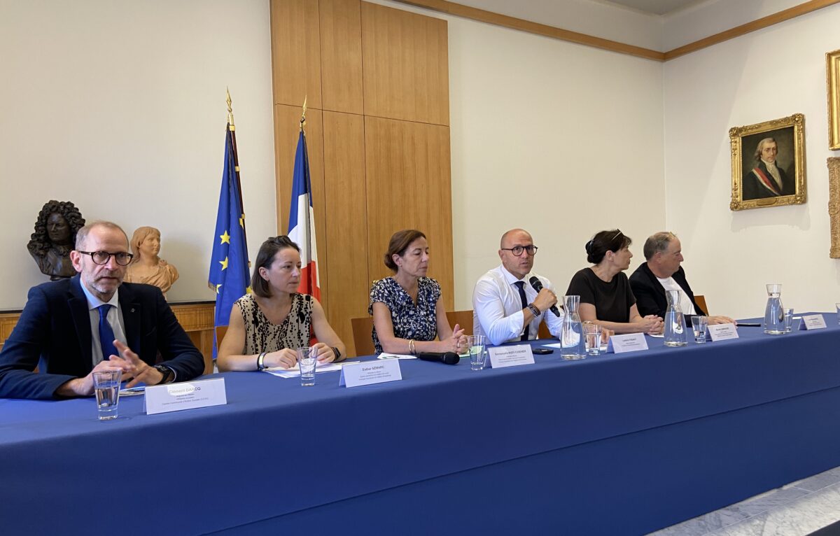 Clément Darcq, Esther Szwarc, Emmanuelle Huot-Cusenier, Ludovic Fagaut, Myriam Lemercier, Jean-Pascal Reyes.  &copy; Élodie R.