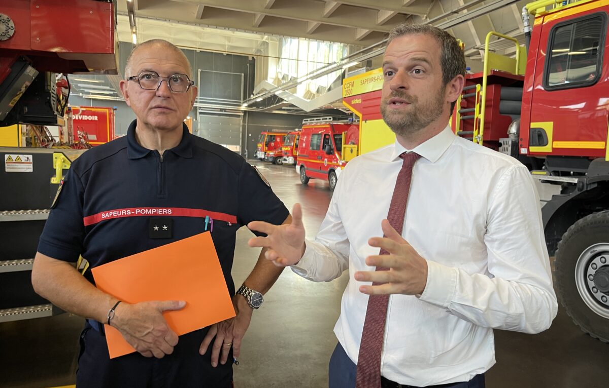 Stéphane Beaudoux, contrôleur général du Sdis 25 et Rémi Bastille, préfet du Doubs &copy; Alexane Alfaro