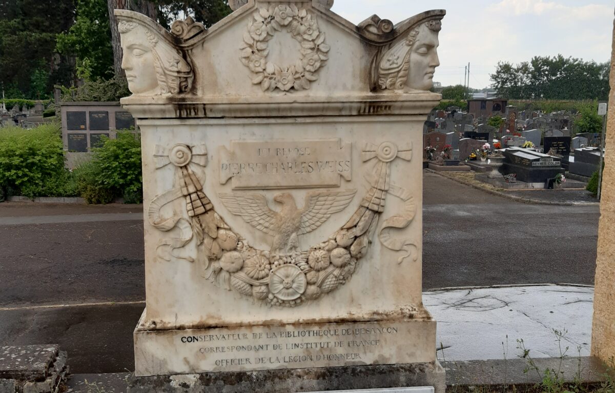 Sepulture de Charles Weiss au cimetière de St-Ferjeux à Besançon. &copy; Gilles Champion