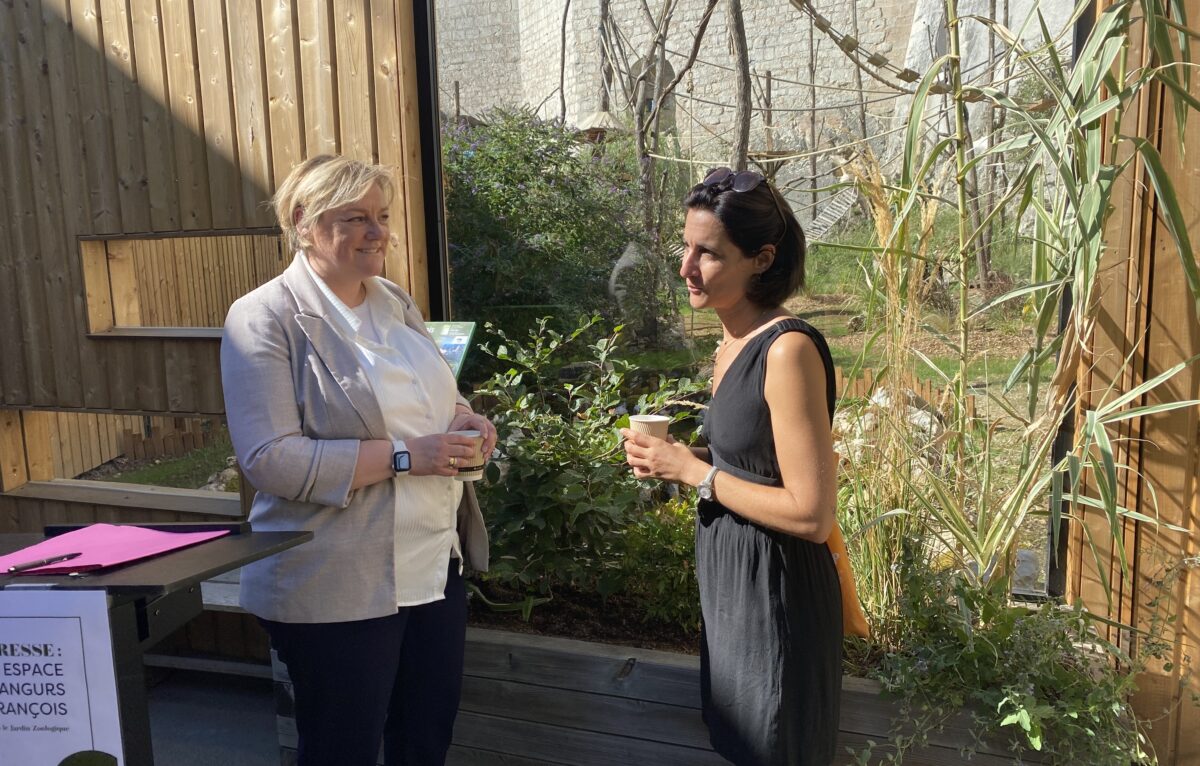 Christine Werthe,  adjointe au maire en charge de la Citadelle et Margaux Pizzo, cheffe du zoo &copy; Hélène Loget
