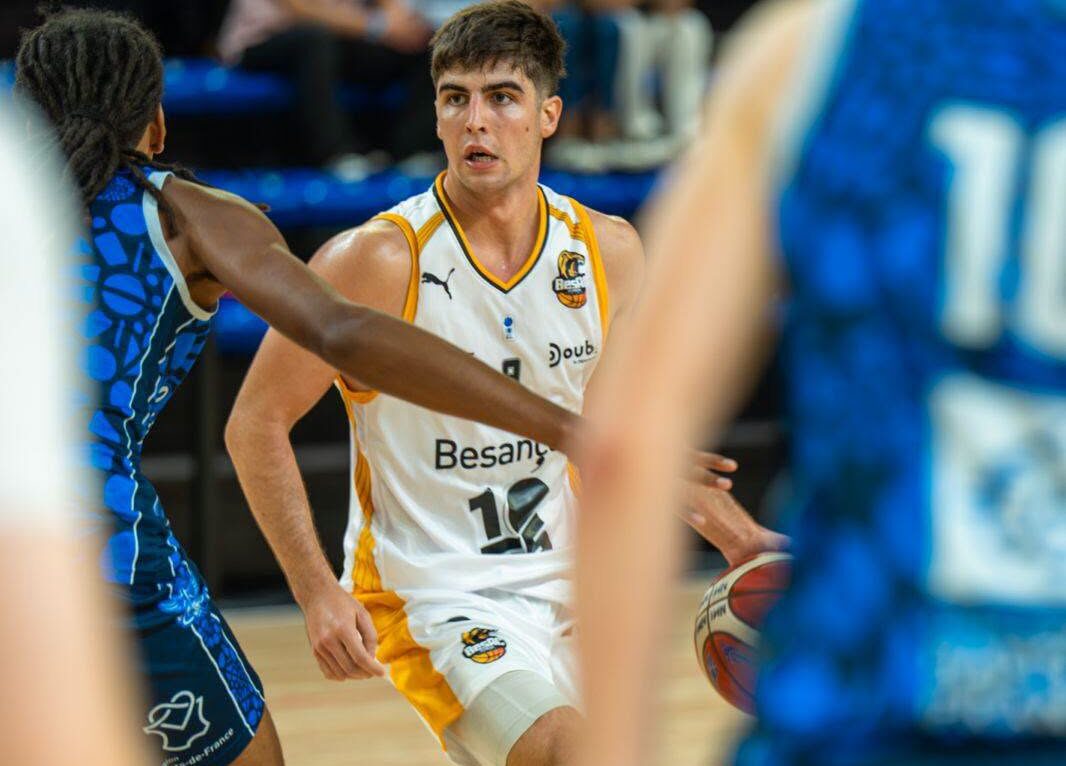  &copy; Facebook BesAC  basket