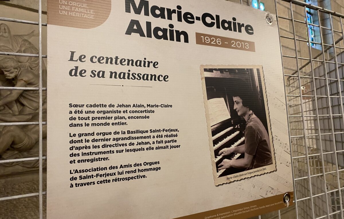  &copy; Hélène Loget