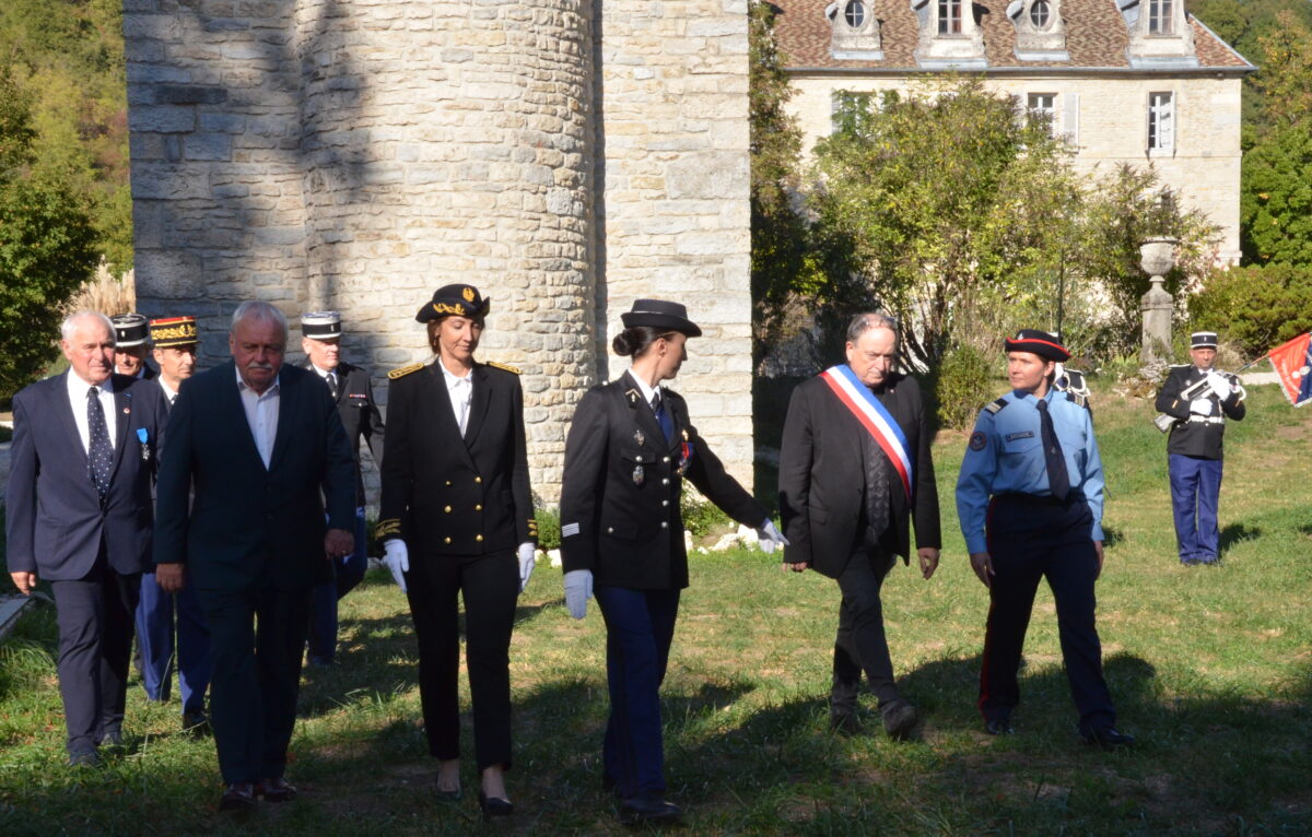 Jean-François Longeot, Jennifer Roussel, Élodie Montet, Jean-Pascal Reyes, représentante des Douanes. &copy; Élodie R.