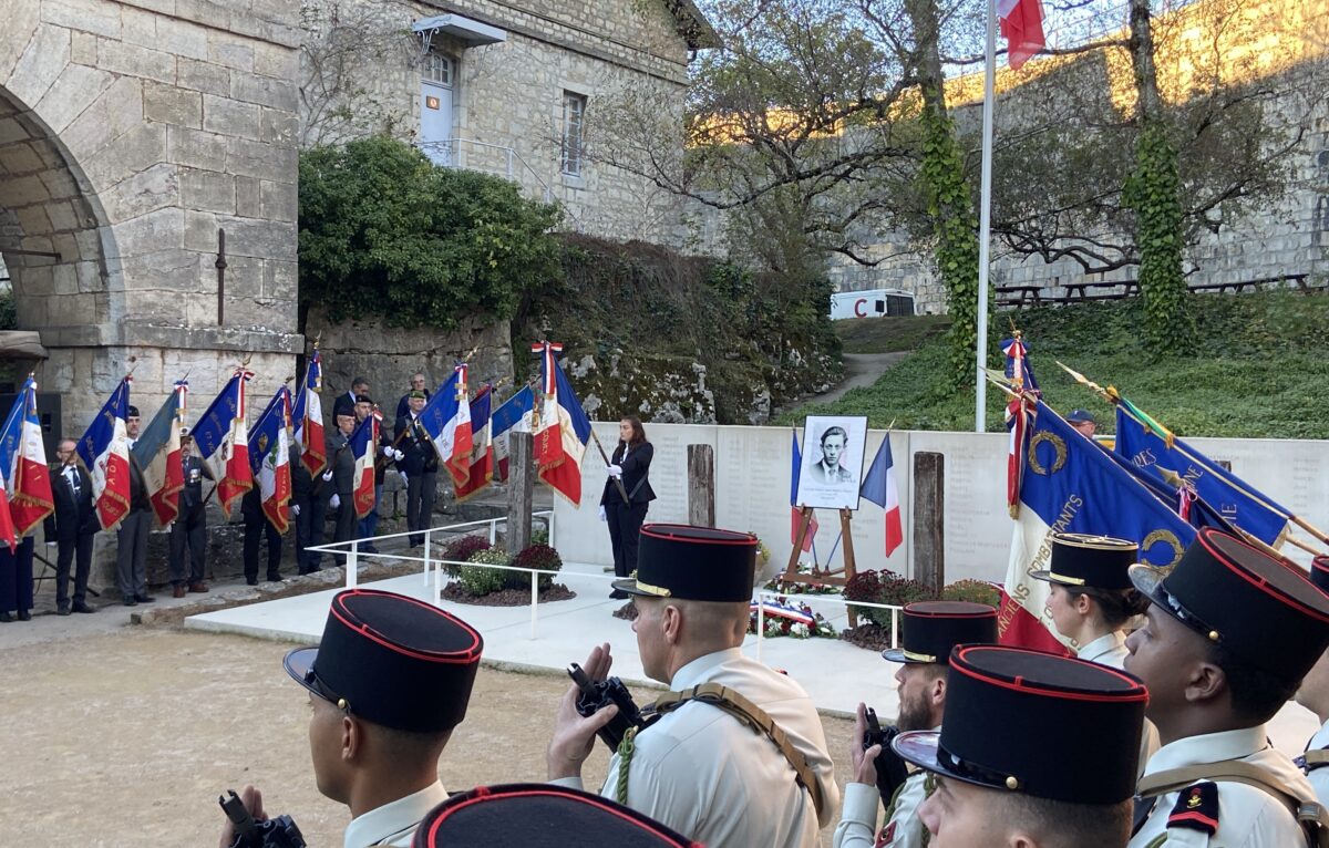  &copy; Élodie R.
